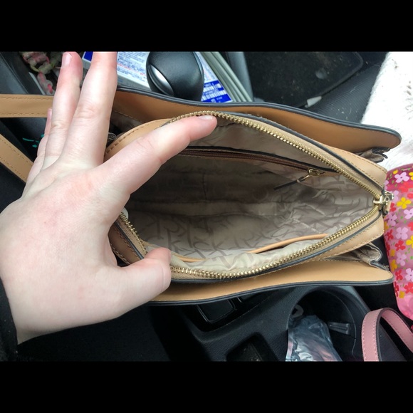 Calvin Klein crossbody - Picture 3 of 6